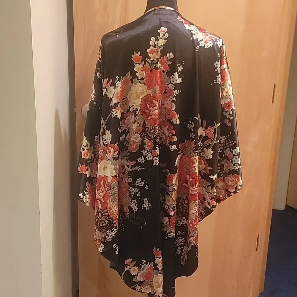 Steve Madden Black and Multicolor Kimono one Size